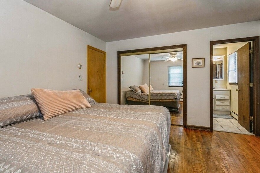 More Photos Of 109-111 N Cross Rd, Lagrangeville Veterinarian Kennel For Sale