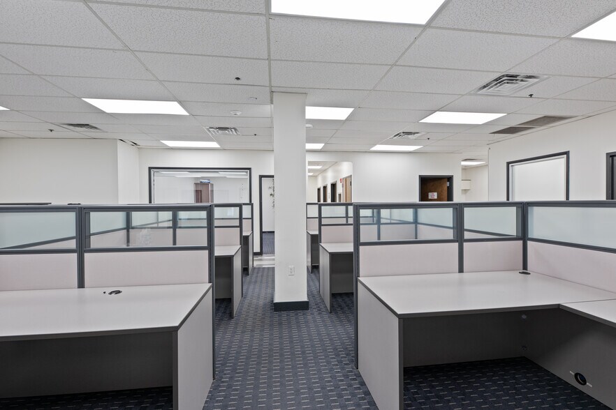 More Photos Of 1 Alpine Ct, Chestnut Ridge Warehouse For Lease