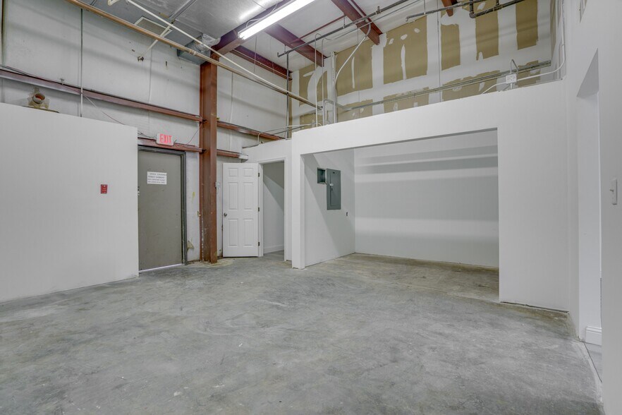 More Photos Of 1000 Caruso Blvd, Slidell Storefront For Lease
