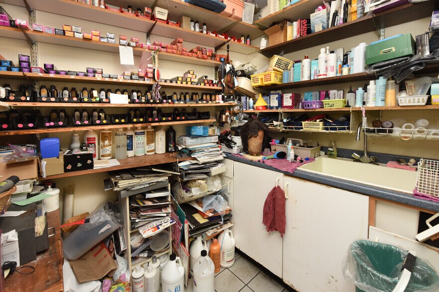 More Photos Of 4143 Main St, Bridgeport Storefront For Sale