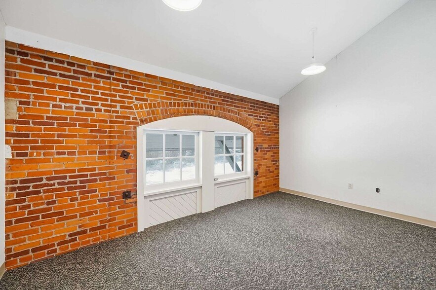 More Photos Of 412 E River St, Elyria Office For Sale