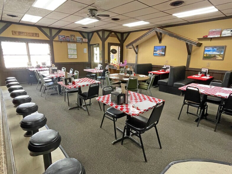More Photos Of 216 N Main St, Marion Restaurant For Sale