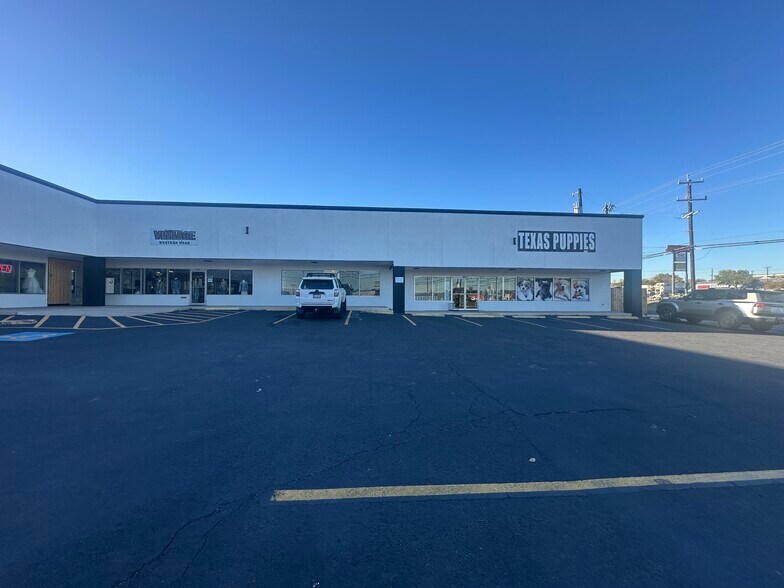 Primary Photo Of 6904- Bandera Rd, San Antonio Unknown For Lease