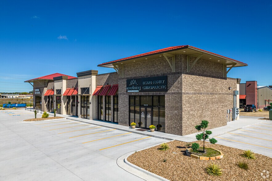 More Photos Of 675 Dave Ward Dr, Conway Office For Lease