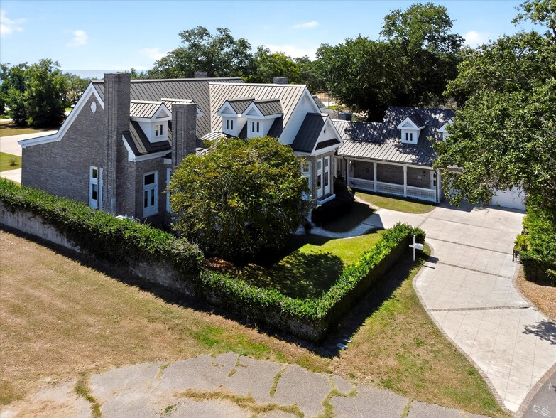 Primary Photo Of 1611 Glenn Swetman St, Biloxi Specialty For Sale