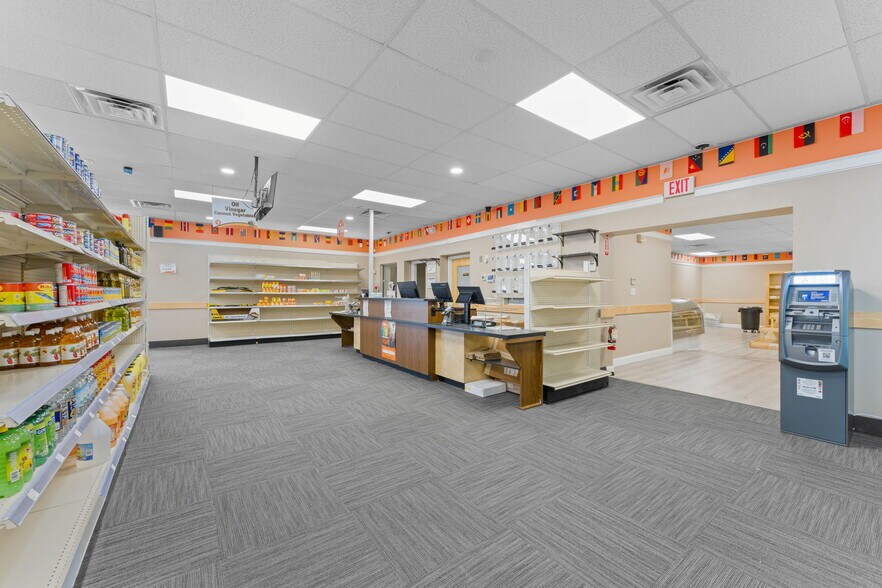 More Photos Of 628 Belmont St, Brockton Freestanding For Sale