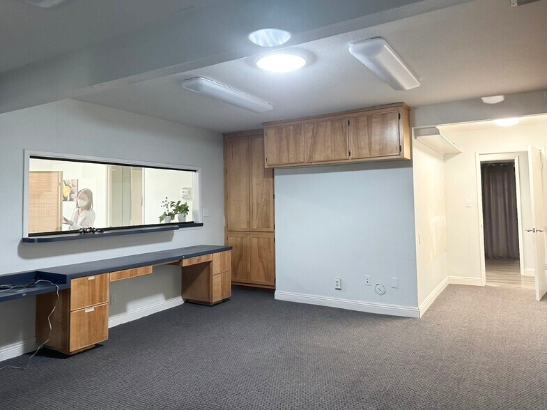 More Photos Of 970 Petit Ave, Ventura Medical For Sale