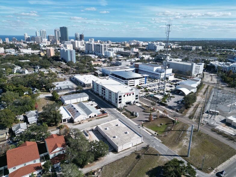 Primary Photo Of 1501 Burlington Ave N, Saint Petersburg Unknown For Lease