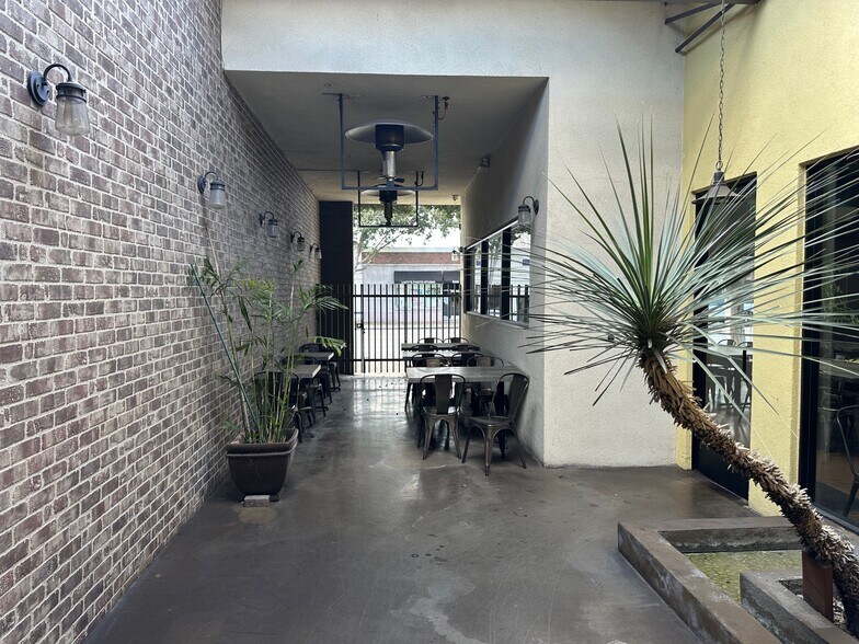 More Photos Of 9225 Las Tunas Dr, Temple City Storefront For Sale