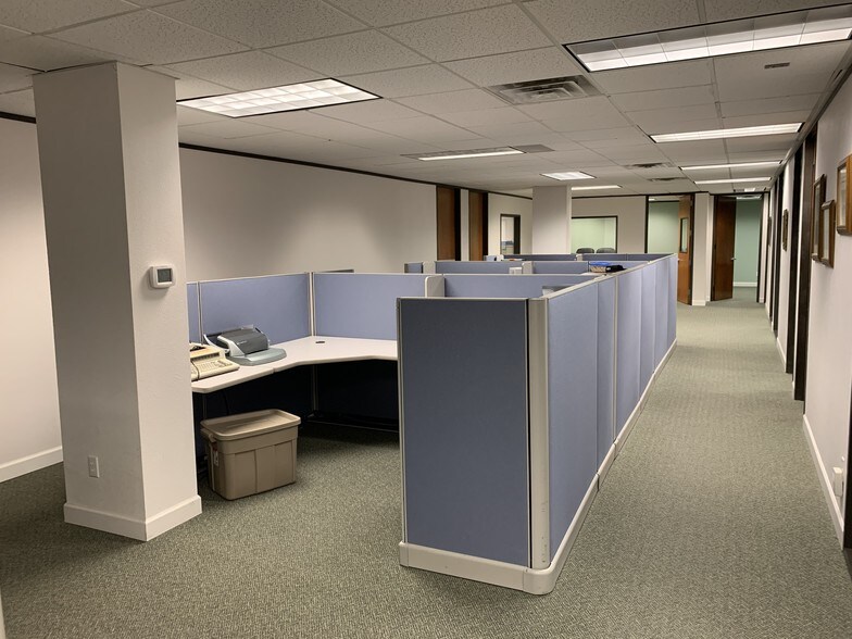 More Photos Of 3200 Steck Ave, Austin Office For Sale