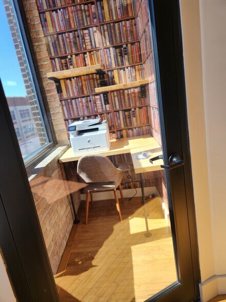 More Photos Of 1901 N Clybourn Ave, Chicago Loft Creative Space For Lease