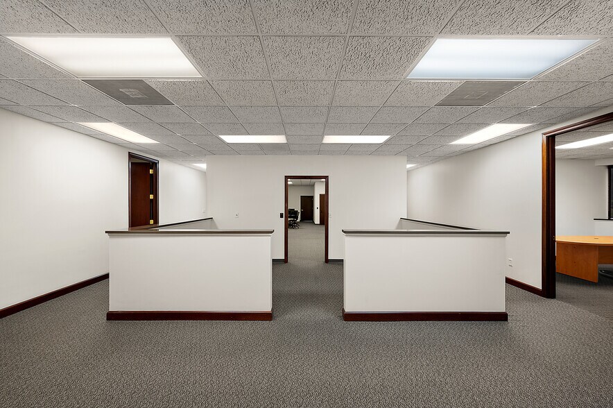 More Photos Of 33830 Harper Ave, Clinton Township Medical For Lease