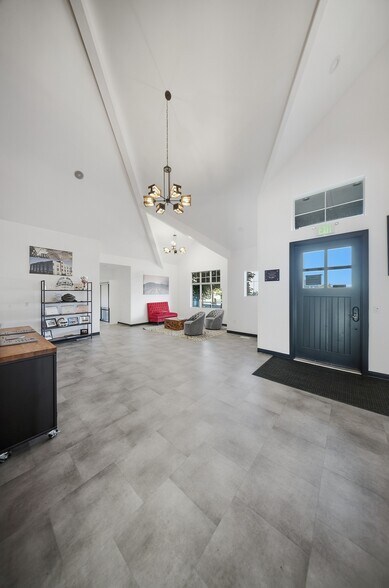 More Photos Of 526 N 400 W, North Salt Lake Office For Sale