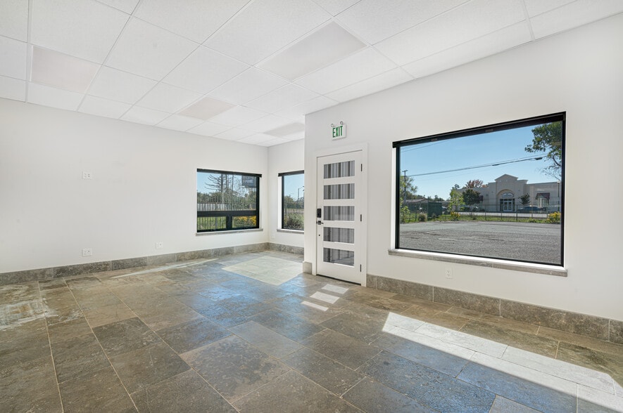 More Photos Of 10342 Old Redwood Hwy, Windsor Warehouse For Sale