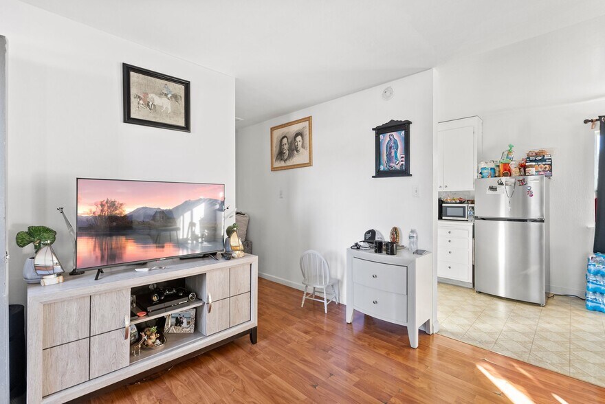 More Photos Of 470 Willow Ave, Half Moon Bay Apartments For Sale