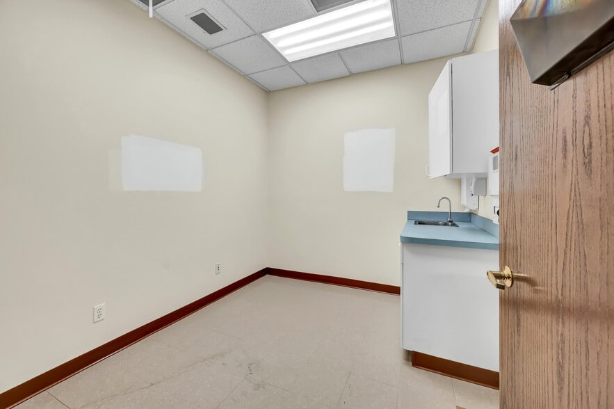 More Photos Of 48 Route 6, Yorktown Heights Medical For Sale