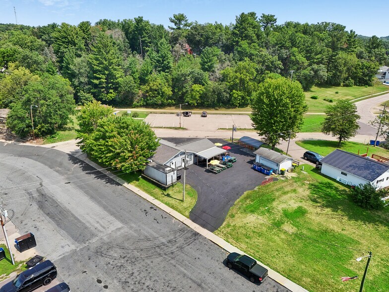 More Photos Of 309 Trail St, La Valle Restaurant For Sale