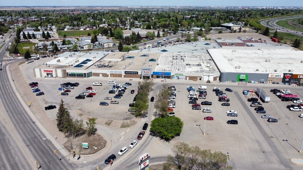 More Photos Of 300 Confederation Dr, Saskatoon General Retail For Sale