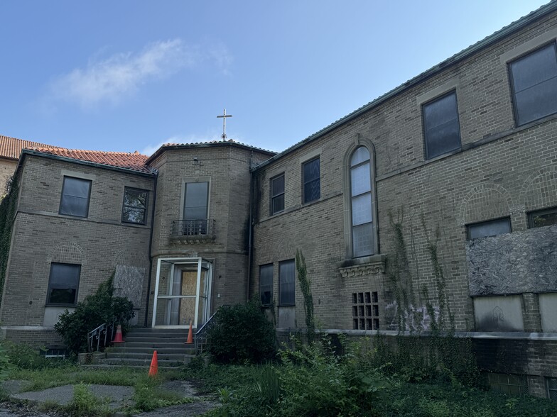 More Photos Of 3500 Montgomery Rd, Cincinnati Religious Facility For Sale