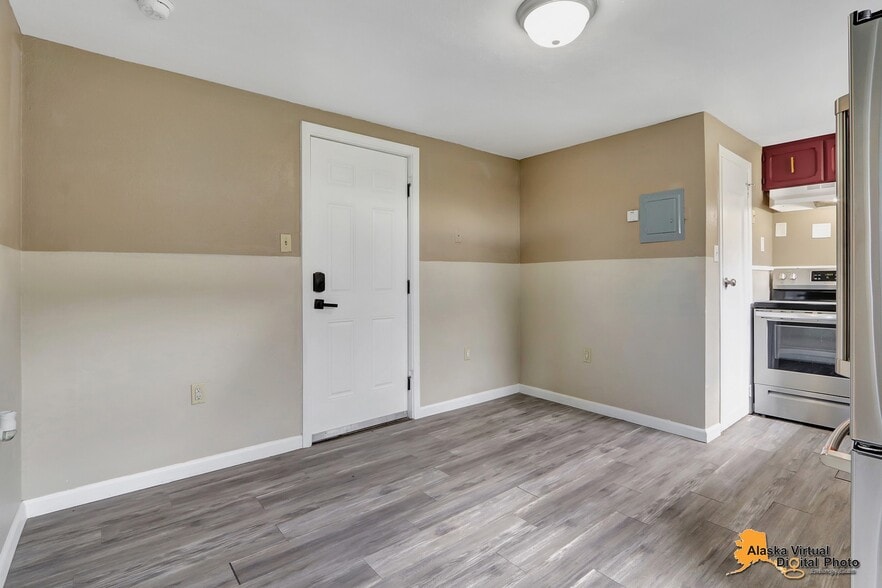More Photos Of 1335 Hyder St, Anchorage Apartments For Sale