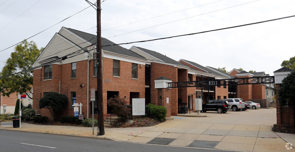 Primary Photo Of 8311 Wisconsin Ave, Bethesda Medical For Lease