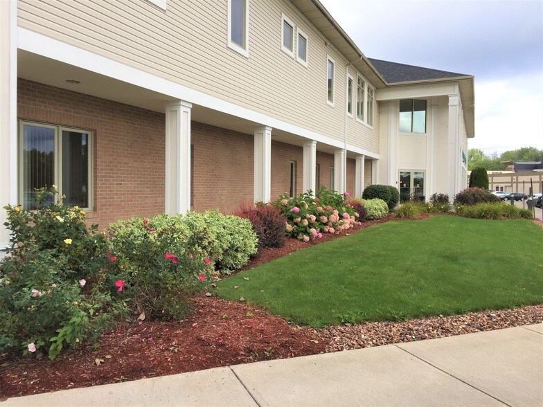 More Photos Of 2561 Lac De Ville Blvd, Rochester Medical For Lease