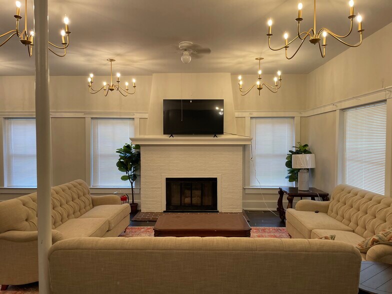 More Photos Of 9718 Dixie Hwy, Louisville Freestanding For Sale