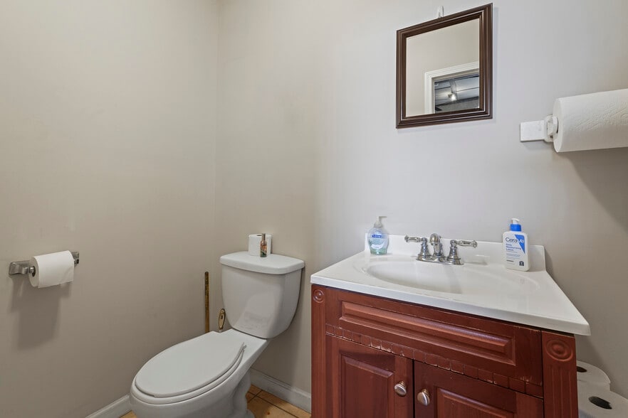 More Photos Of 111 Nott Ter, Schenectady Auto Repair For Sale