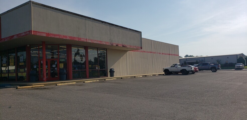 More Photos Of 2239 Temple Ave N, Fayette Freestanding For Lease
