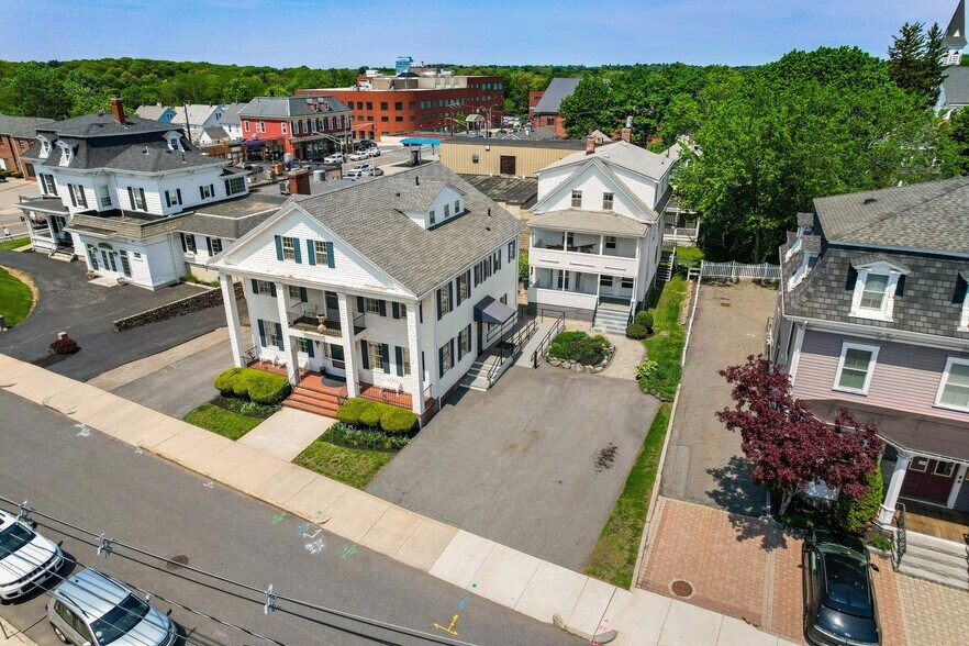 More Photos Of 4-6 Common St, Stoneham Storefront Retail Residential For Sale