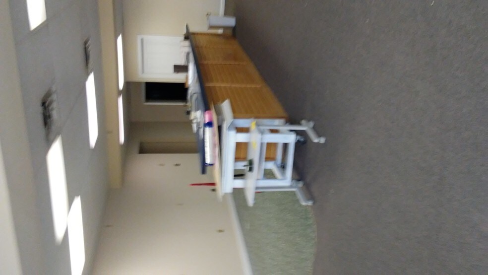 More Photos Of 101 Woodhill Ln, Frankfort Office For Lease