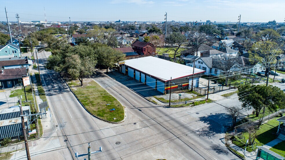 More Photos Of 4701 Sherman St, Houston Auto Repair For Sale
