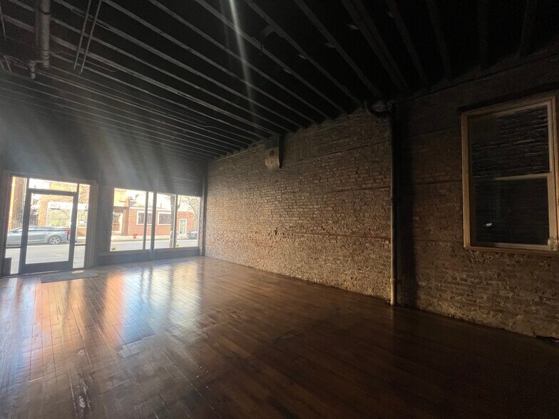 More Photos Of 1531 W 18th St, Chicago Apartments For Lease