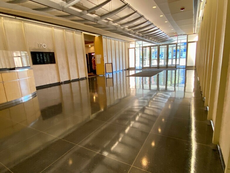 More Photos Of 170 Old Country Rd, Mineola Office For Lease