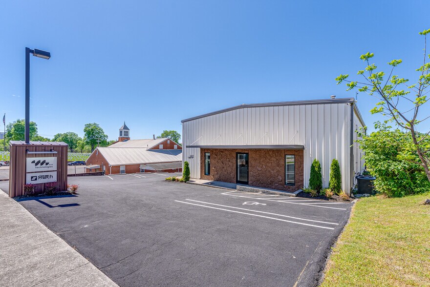 More Photos Of 967 Wray St, Knoxville Office For Sale