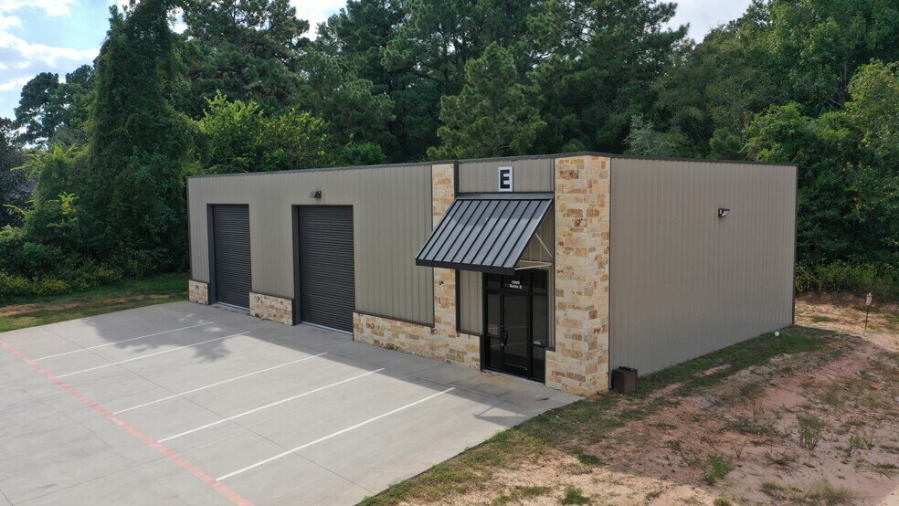 More Photos Of 1905 Longmire Rd, Conroe Unknown For Lease