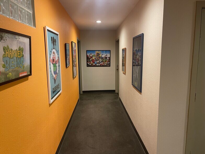 More Photos Of 419 S Flower St, Burbank Light Manufacturing For Sale
