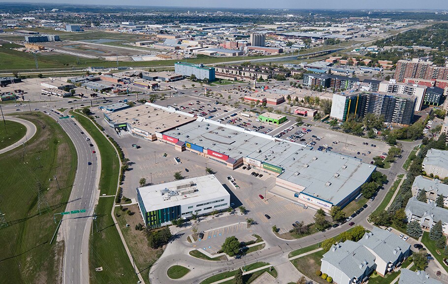 More Photos Of 1910 Pembina Hwy S, Winnipeg Freestanding For Lease