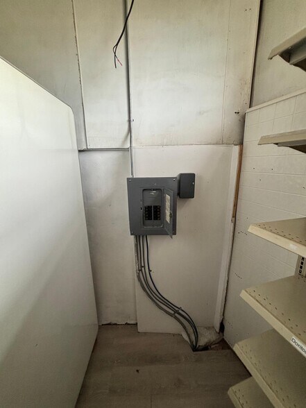 More Photos Of 975 Broadway St, Buffalo General Retail For Sale