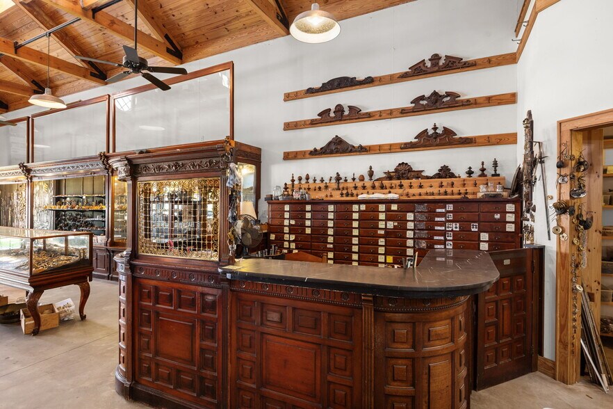 More Photos Of 1901 W Alabama St, Houston Freestanding For Sale