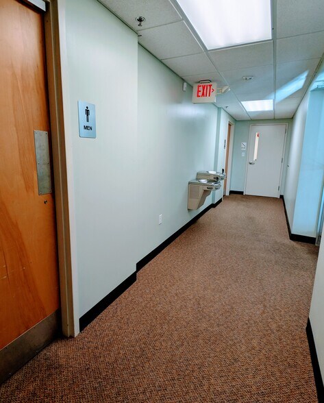 More Photos Of 1151 S 4th St, Louisville Medical For Lease