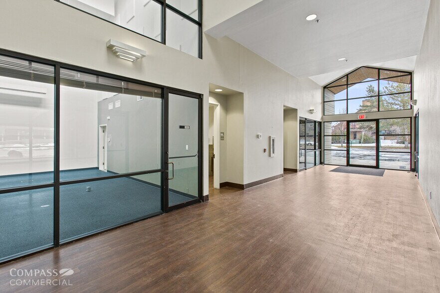 More Photos Of 2698 NE Courtney Dr, Bend Medical For Lease