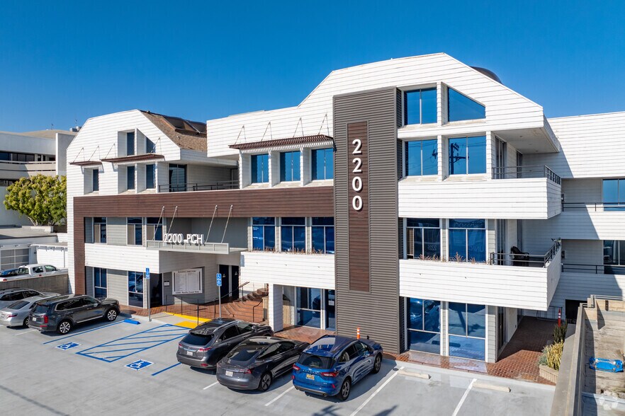 More Photos Of 2200 Pacific Coast Hwy, Hermosa Beach Office For Sale