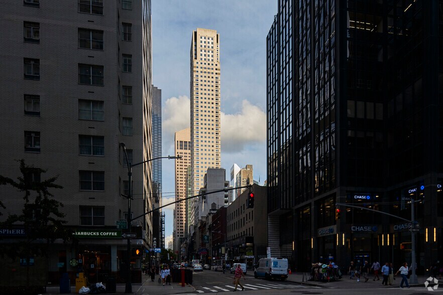 More Photos Of 712 Fifth Ave, New York Office For Lease