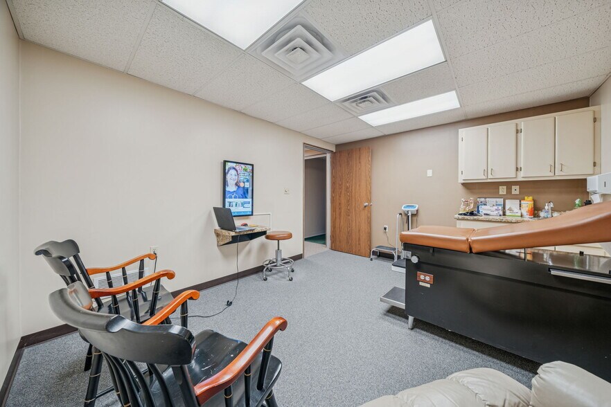 More Photos Of 985 Penn St, Brackenridge Medical For Sale