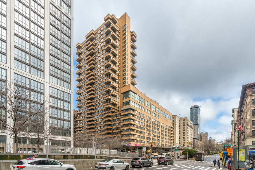 More Photos Of 2565 Broadway, New York Apartments For Lease
