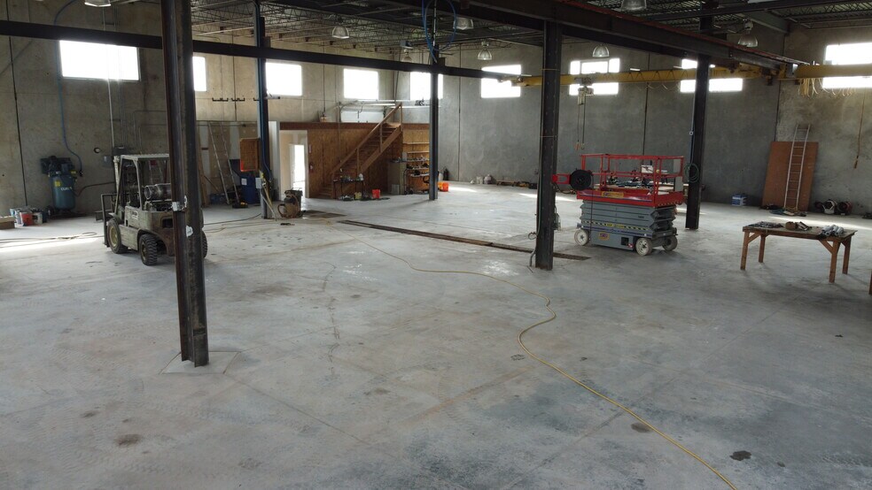 More Photos Of 3801 S 6th St, Lincoln Warehouse For Sale