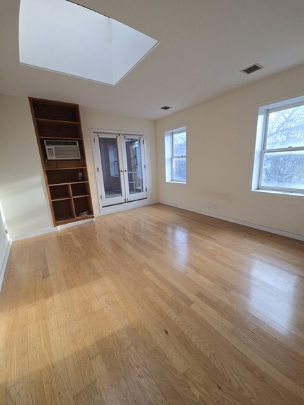 More Photos Of 129 11th St, Brooklyn Manufacturing For Lease