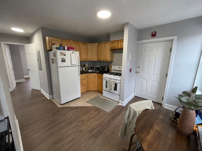 More Photos Of 231-233 W Coulter St, Philadelphia Apartments For Sale