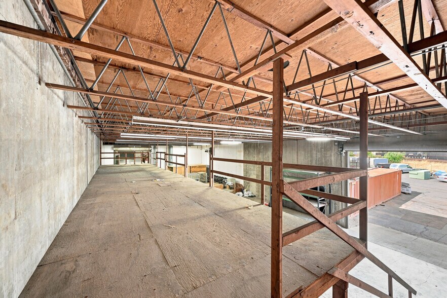 More Photos Of 905-909 Fee Dr, Sacramento Service For Sale